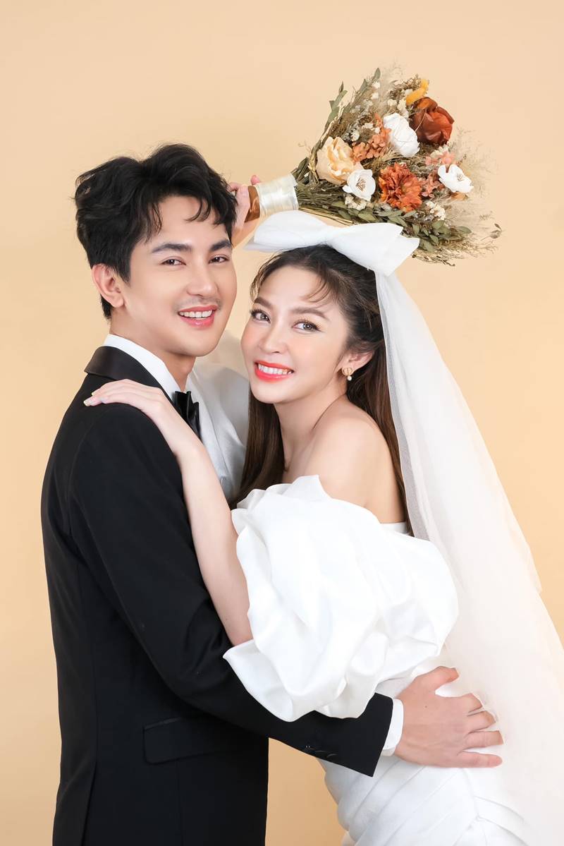 บริการให้เช่าสินสอดทองหมั้น อันดับ 1 ดีที่สุด ราคาถูกที่สุด เรากล้าการันตีคุณภาพ สอบถามเช็คคิวงานได้ตลอด 24 ชม. Tel/Line 098-948-4677 พี่เล็ก Line id : 0989484677 หรือ กด link ด้านล่างเลยครับ https://line.me/ti/p/CkJn_gHJH6 Official website : http://www.mysinsord.com facebook : https://www.facebook.com/mysinsord Instagram : https://www.secure.instagram.com/mysinsord/ TikTok : https://www.tiktok.com/@mysinsord YouTube : https://www.youtube.com/channel/UCaOiB68kD6zuCOcOsJD0FIg เพียงคุณเตรียมแค่พาน ส่วนสินสอดทองหมั้นให้เราดูแล เราจะเติมเต็มงานแต่งงานในฝันของทุกคู่รักให้สมบูรณ์แบบยิ่งขึ้น Mysinsord ทุ่มเทในทุกๆงาน เราจะบริการให้ดีที่สุด ตรงต่อเวลา ทำไมต้องใช้บริการกับเรา มั่นใจได้ ด้วยประสบการณ์ที่เราให้บริการเช่าสินสอด ทองหมั้น มากกว่า 10 ปี บริการคู่บ่าวสาวมากกว่า 100 คู่ จนได้รับการบอกต่อในการบริการที่ดีเยี่ยม ตรงต่อเวลา มีสำนักงานที่ตั้งเป็นหลักแหล่งแน่นอน ติดต่อสอบถามข้อมูลได้ตลอดเวลา ราคาที่คุ้มค่าและคุณภาพดีเยี่ยม บริการเช่าสินสอดของ mysinsord.com รับประกันเงิน และทองคำ เป็นของแท้ 100% สามารถตรวจสอบได้ ในส่วนราคา เรานำเสนอราคาถูกและคุ้มค่า เรามีราคาโปรโมชั่นสำหรับเช่าเงินสด พร้อมทองคำแท่ง ในราคาที่ถูกยิ่งขึ้น บริการที่ดีเยี่ยม ใส่ใจดูแลดุจญาติ mysinsord.com เราให้บริการเช่าสินสอด ทองหมั้น มากกว่า 10 ปี บริการคู่บ่าวสาวมากกว่า 100 คู่ จนได้รับการบอกต่อในการบริการที่ดีเยี่ยม ตรงต่อเวลา ใส่ใจดูแลดุจญาติ เงินสินสอด เราใช้เงินธนบัตรใหม่ทั้งหมด ไม่ใช้เงินหมุนเวียนจากงานแต่งงานที่หนึ่ง ไปใช้อีกงานหนึ่ง เพื่อให้มั่นใจได้ว่า จะได้รับเงินธนบัตรใหม่ทั้งหมด ทองหมั้น เราใช้ทองคำแท่งใหม่ จากร้านฮั้วเซ่งฮง เยาวราช ไม่มีเช็คอิน ไม่มีรีวิว ไม่มีรีวิวภาพบรรยากาศในงานแต่งงาน สัญญาเช่าสินสอด ในการเช่าสินสอด เราทำเป็นสัญญาเช่าสินสอดชัดเจน เพื่อความมั่นใจทั้งสองฝ่าย เรายึดถือสัญญาเช่าสินสอด เป็นสำคัญ ใบเสร็จรับเงินค่าเช่าสินสอด เมื่อรับเงินค่าเช่าสินสอด จะมีใบเสร็จรับเงินมอบให้เพื่อเป็นหลักฐานสำคัญ จัดส่งสินสอดทั่วประเทศ เราให้บริการจัดส่งสินสอดถึงที่ทั่วไทย ตรงเวลา #เช่าสินสอด #เช่าสินสอดของหมั้น #เช่าสินสอดทั่วไทย #เช่าสินสอดโคราช #เช่าสินสอดทองหมั้น #เช่าสินสอดแต่งงาน #เช่าสินสอดมืออาชีพ #เช่าสินสอดเชื่อถือได้ #เช่าสินสอดงานแต่ง #เช่าสินสอดภาคกลาง # เช่าสินสอดราคาถูก